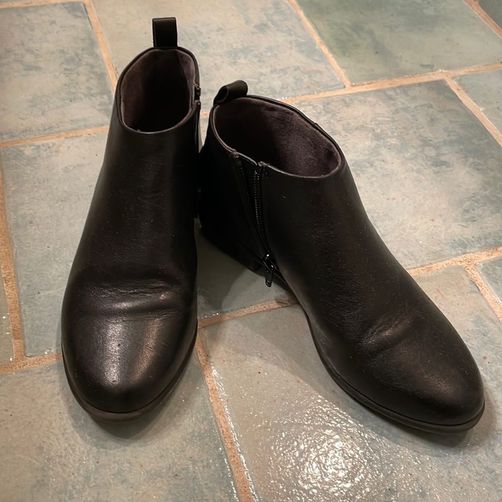 Aerosoles black booties. Size 5.